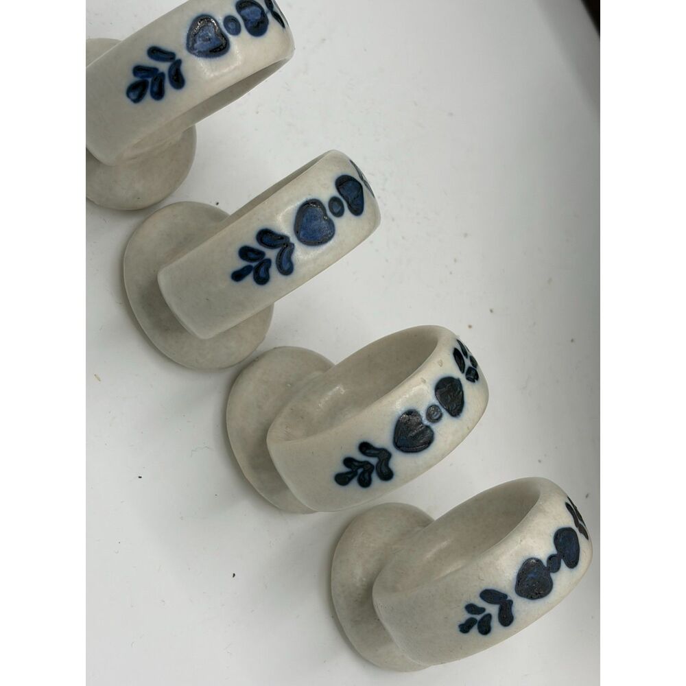 Set Vintage Pfaltzgraff Yorktowne Napkin Rings in Box
